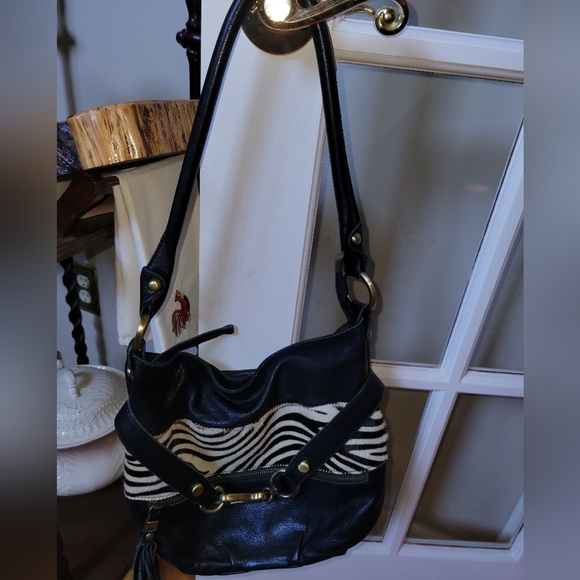 INNUE BLACK ITALIAN LEATHER/ZEBRA PRINT SHOULDER TOTE BAG WITH TASSEL - Picture 2 of 8